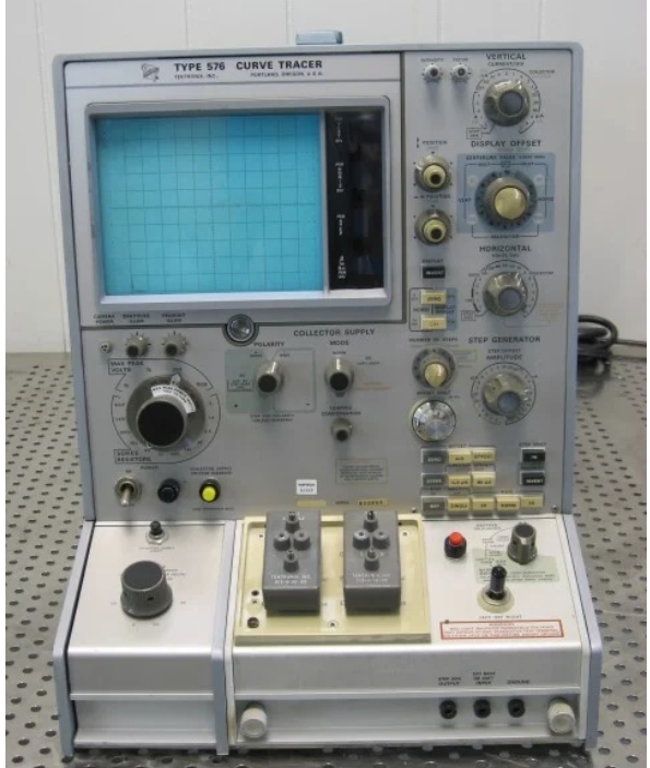TEKTRONIX 576